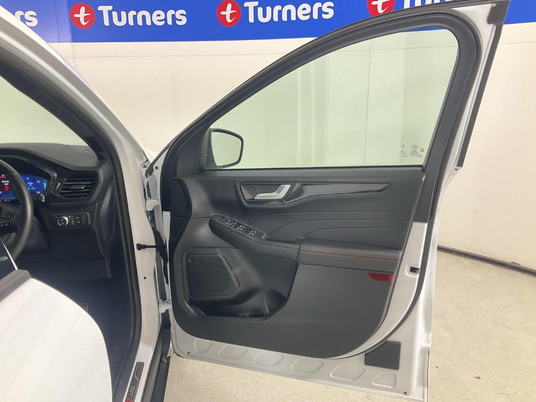 Photo '15' of Ford Escape