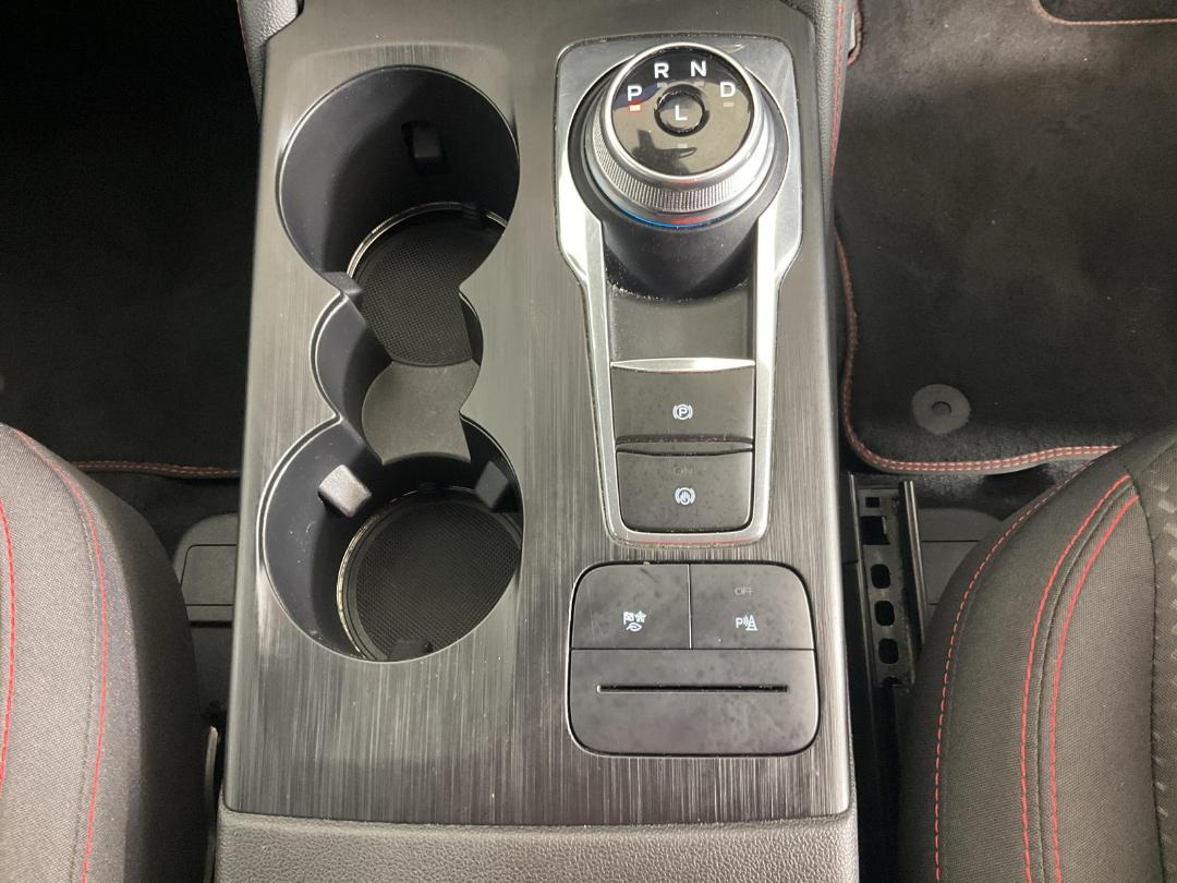 Photo '18' of Ford Escape