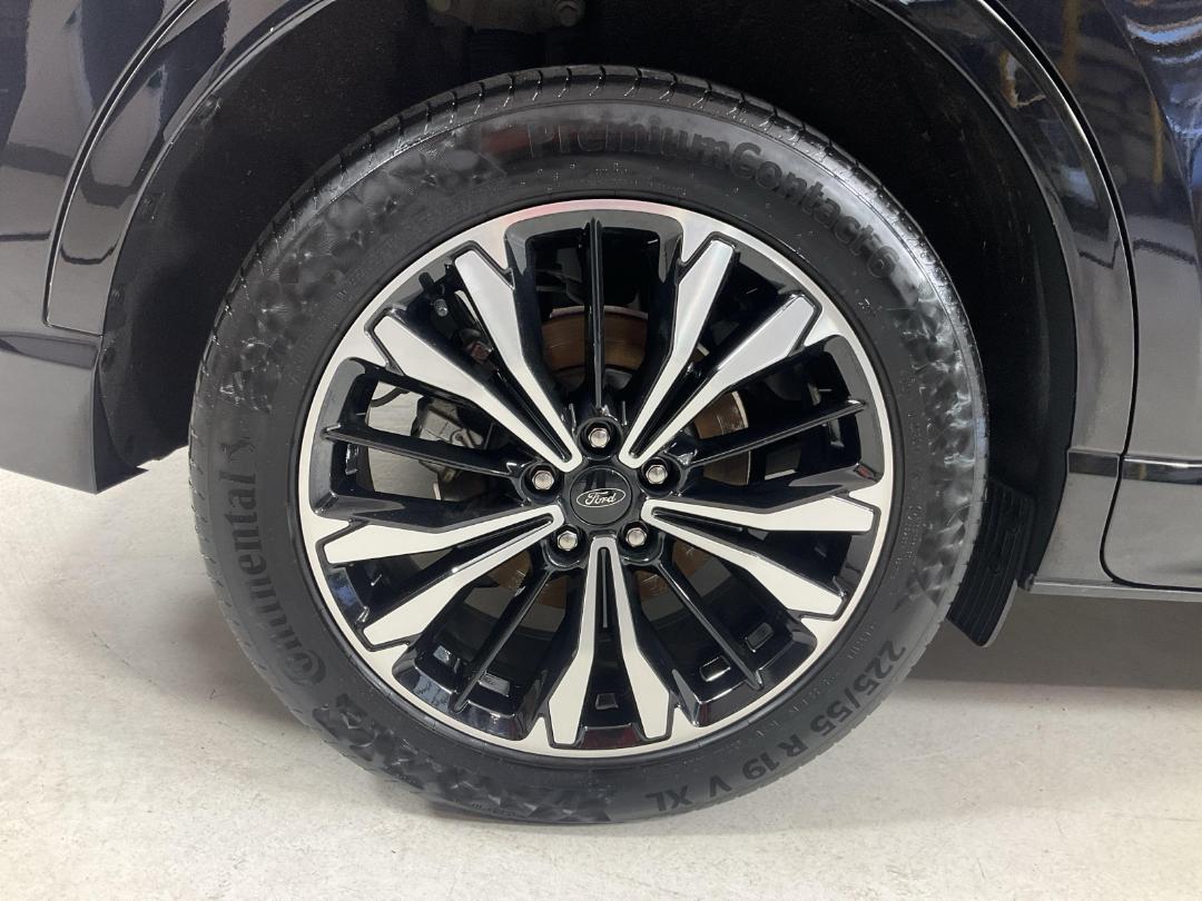 Photo '12' of Ford Escape