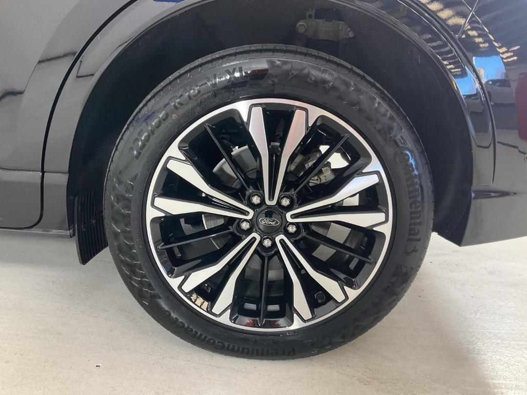 Photo '11' of Ford Escape