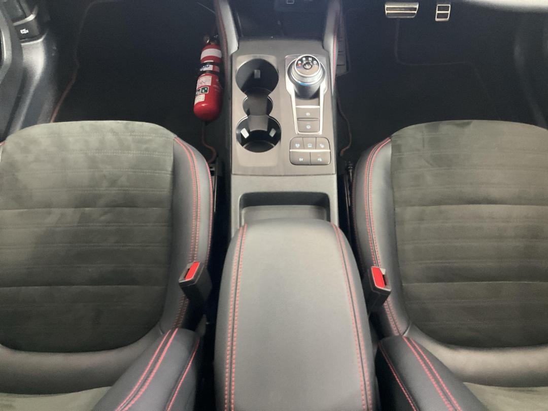 Photo '18' of Ford Escape