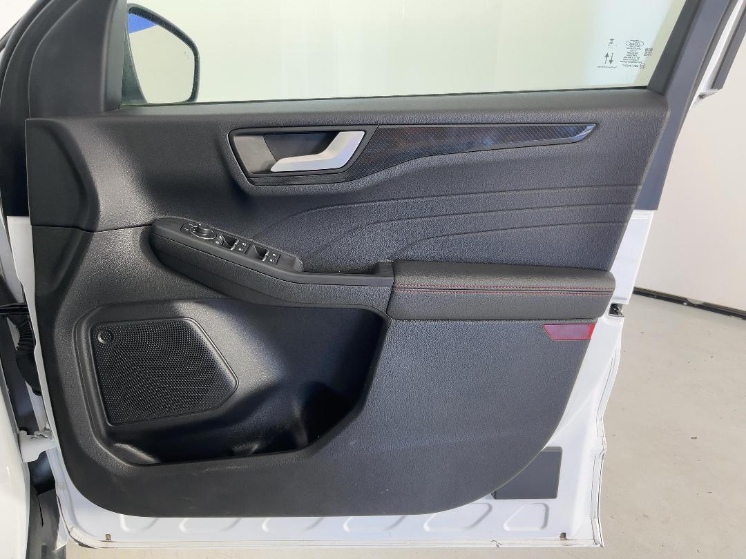 Photo '15' of Ford Escape