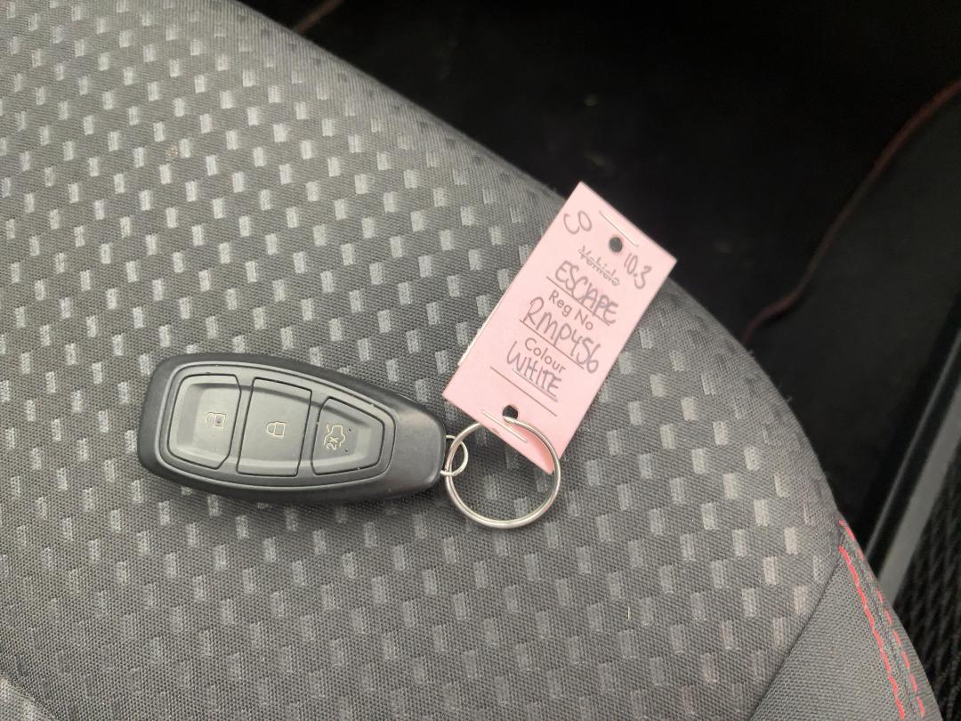 Photo '22' of Ford Escape