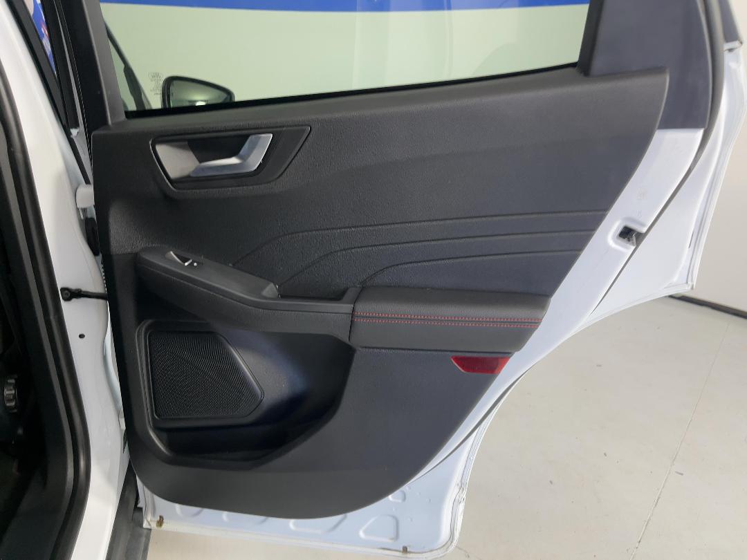 Photo '19' of Ford Escape