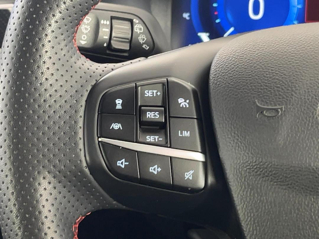 Photo '28' of Ford Escape