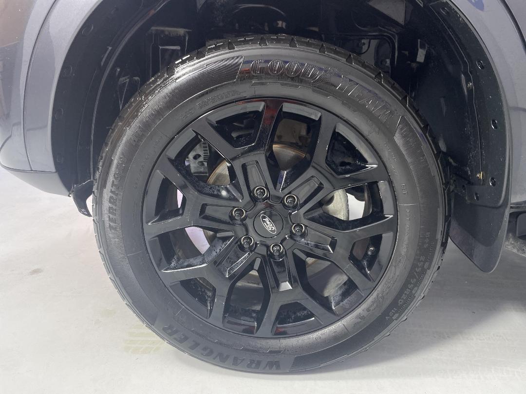 Photo '10' of Ford Everest