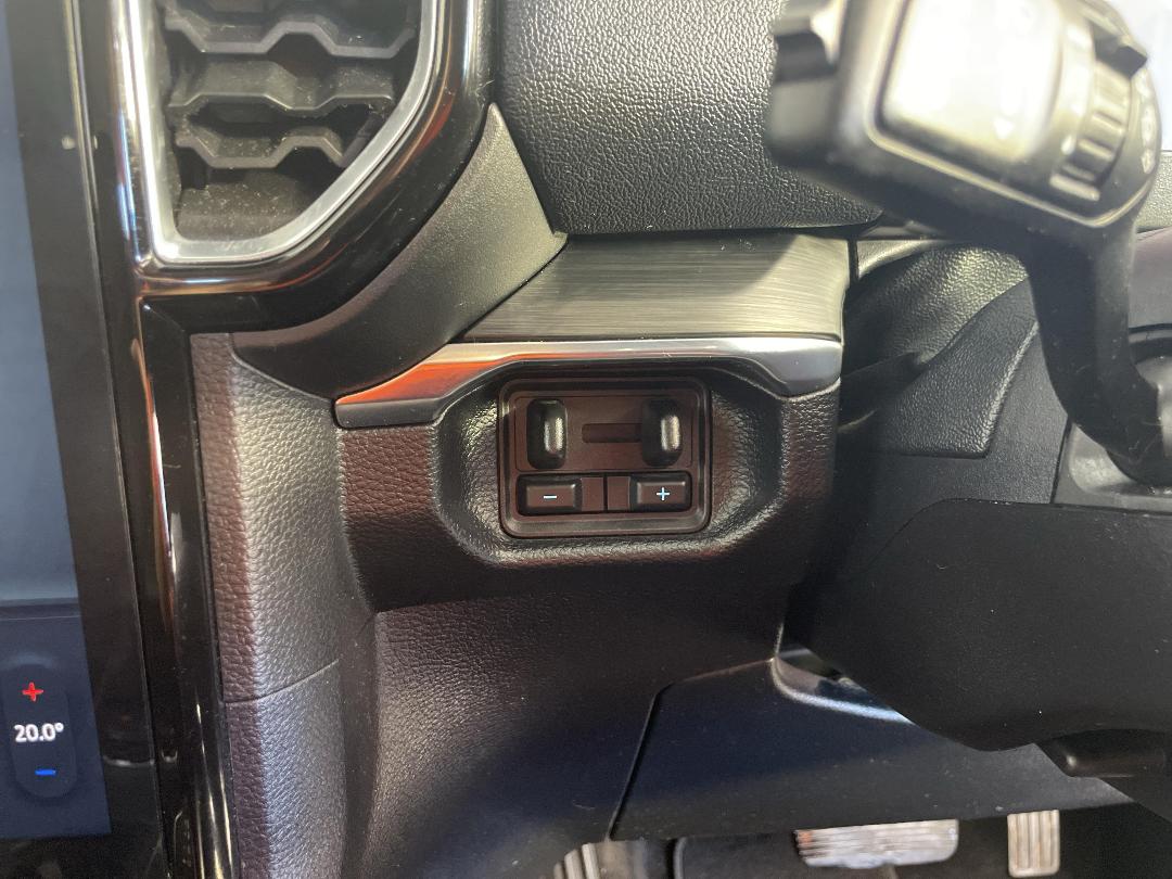 Photo '30' of Ford Everest