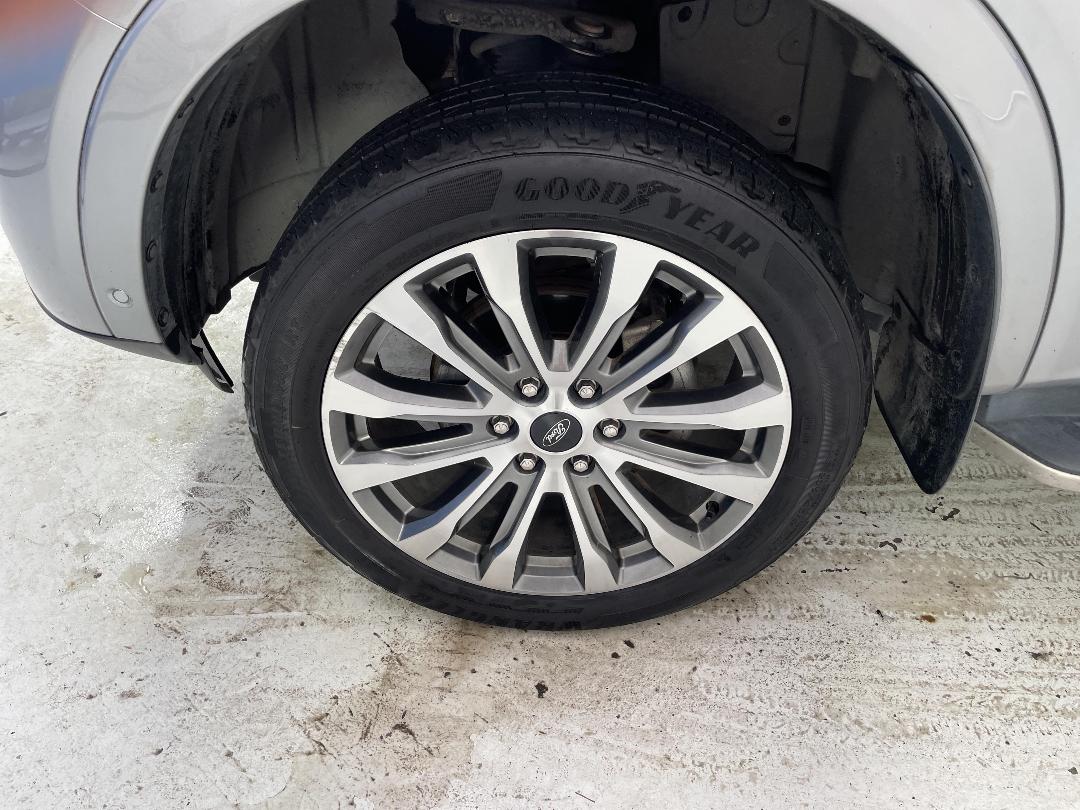 Photo '10' of Ford Everest