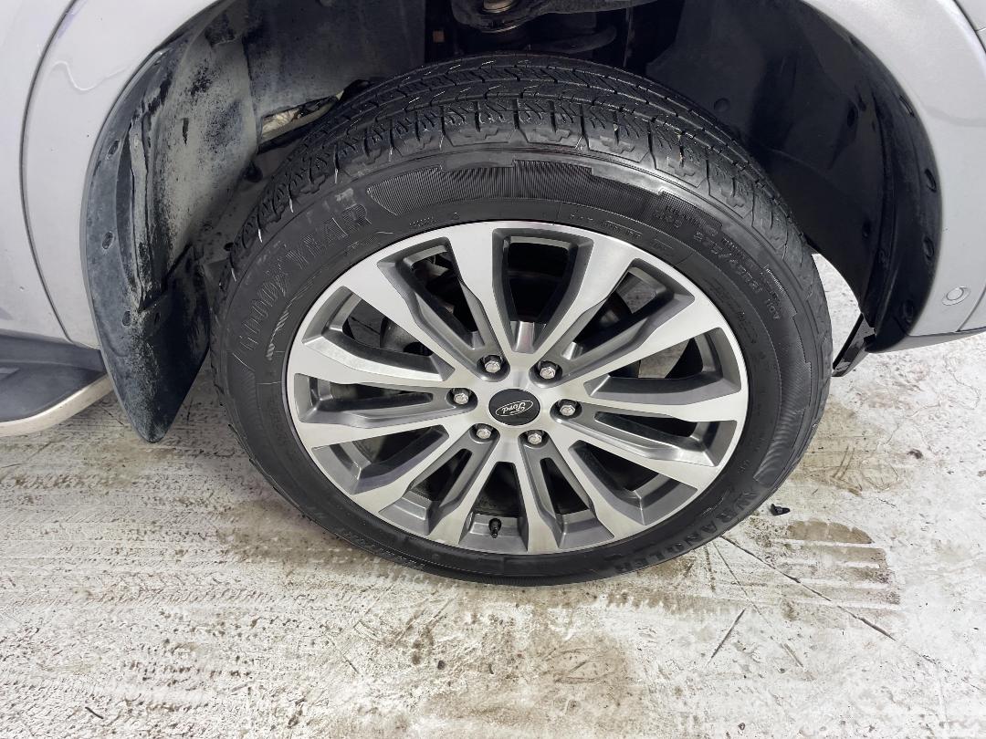 Photo '9' of Ford Everest