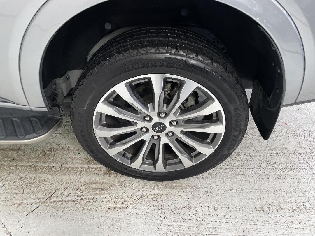 Photo '11' of Ford Everest