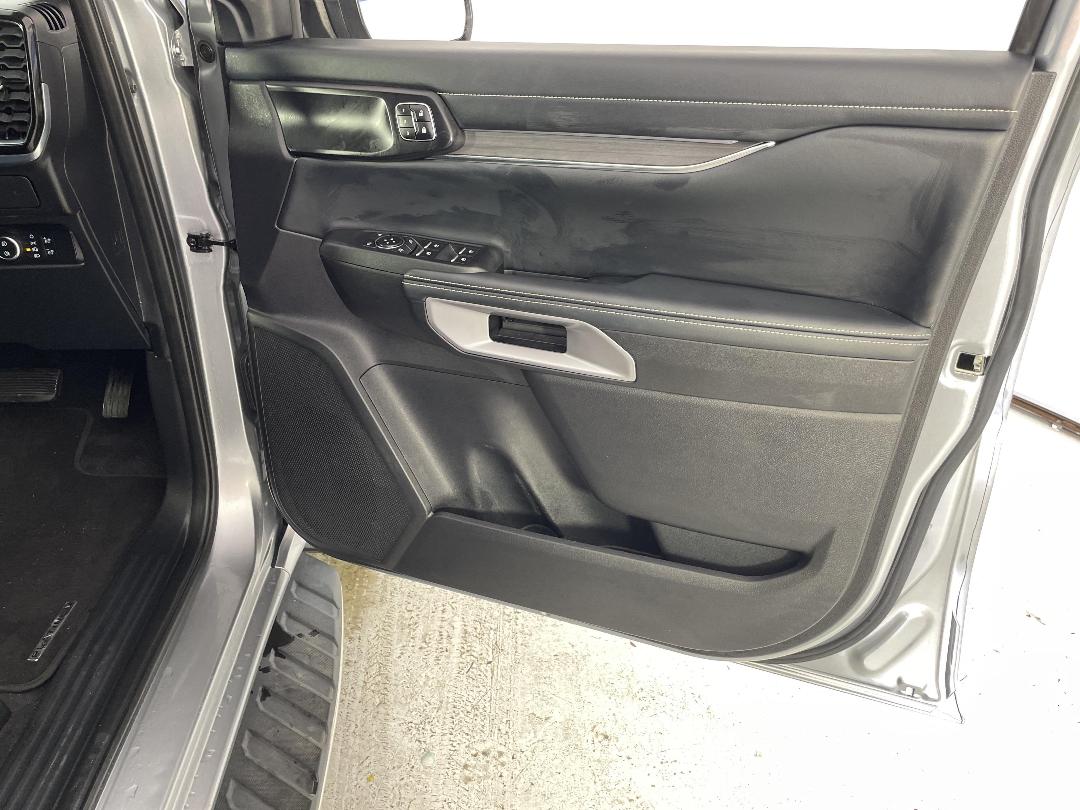 Photo '15' of Ford Everest