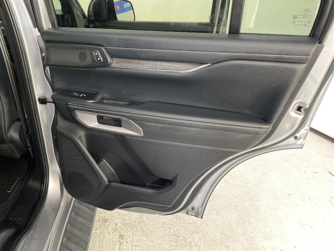 Photo '19' of Ford Everest