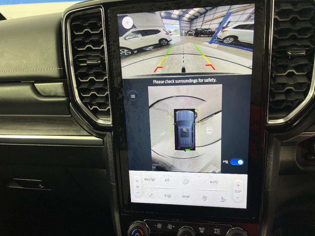 Photo '24' of Ford Everest