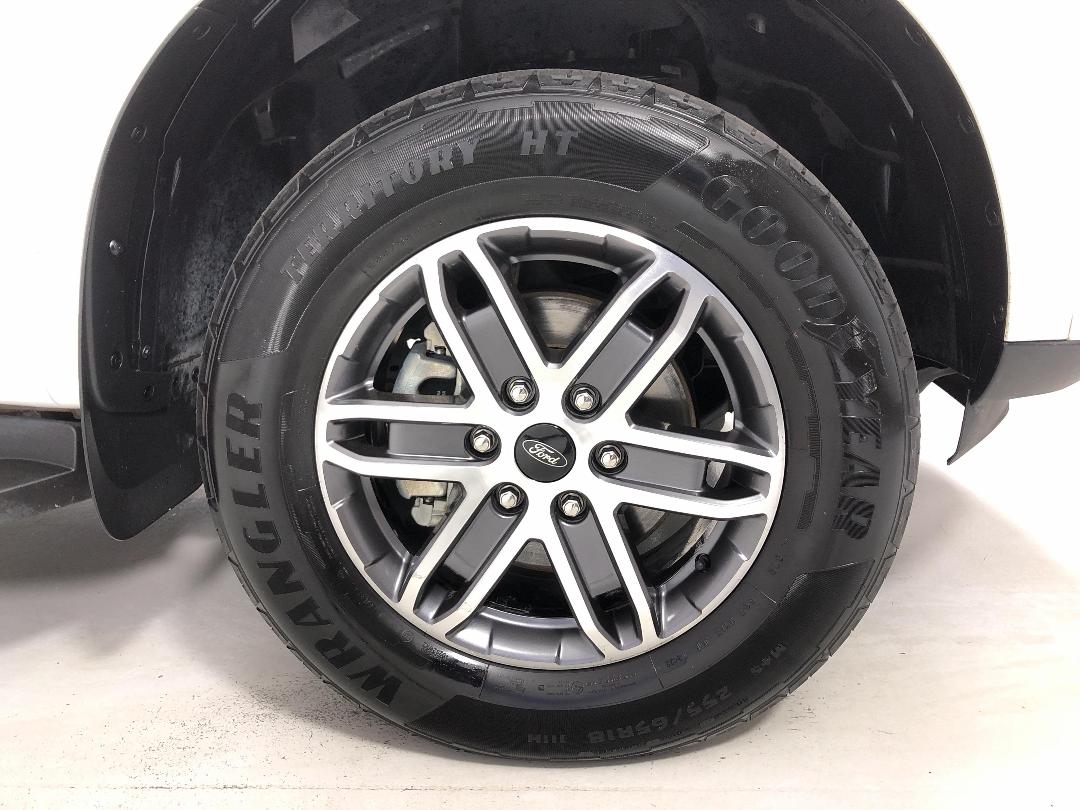 Photo '9' of Ford Everest