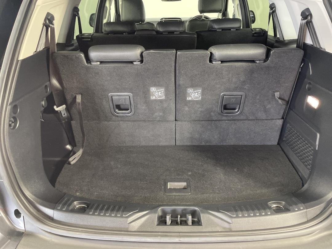 Photo '14' of Ford Everest