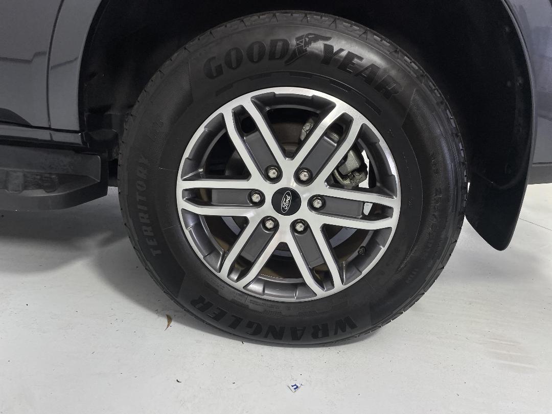 Photo '11' of Ford Everest