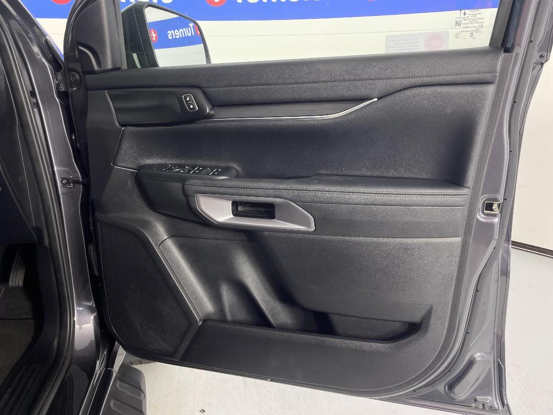 Photo '15' of Ford Everest