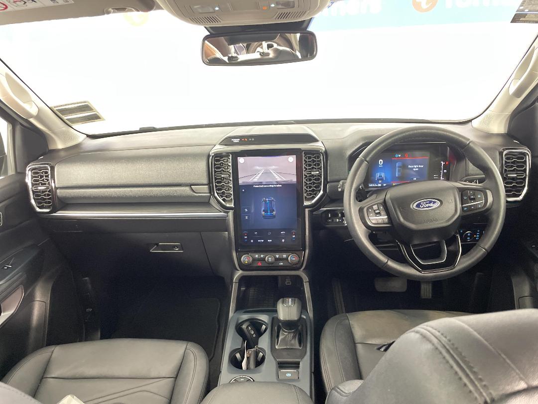 Photo '17' of Ford Everest