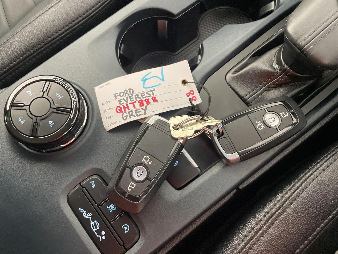 Photo '22' of Ford Everest