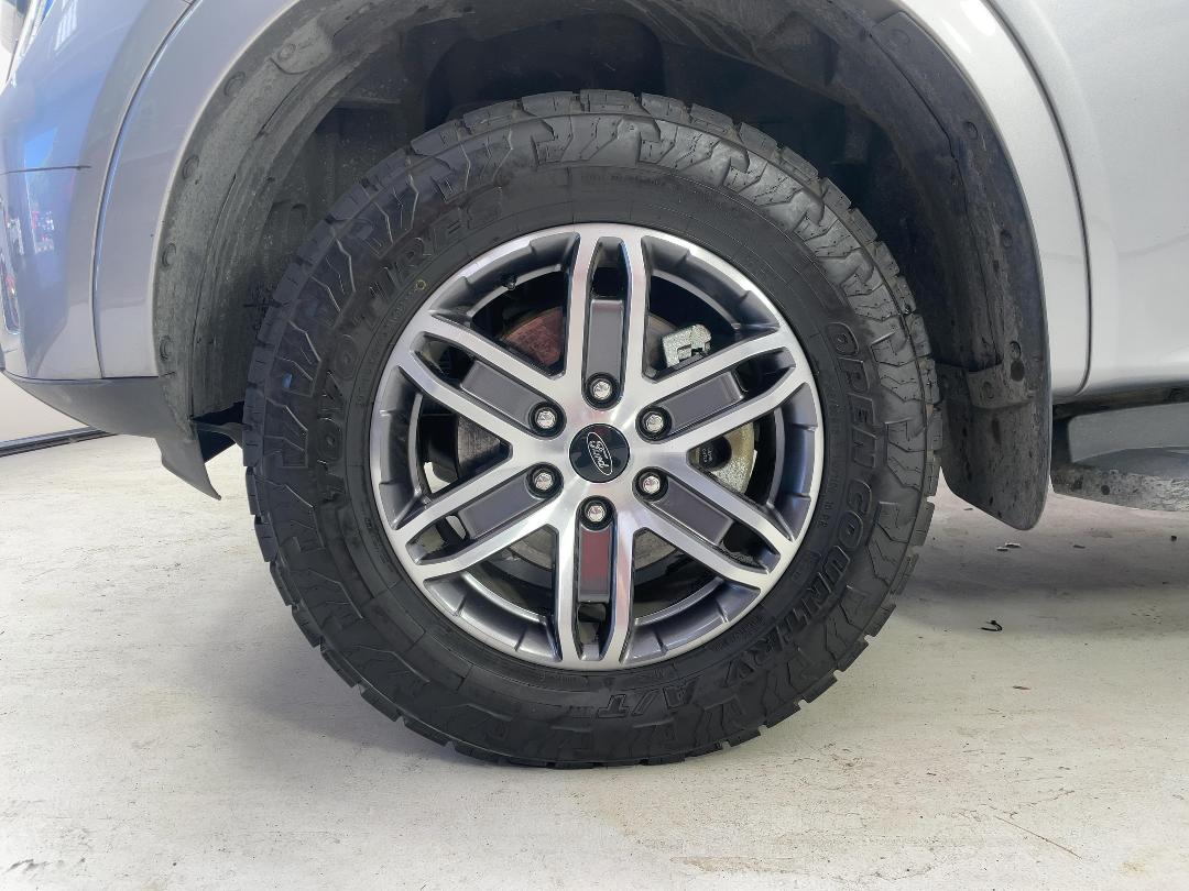 Photo '10' of Ford Everest