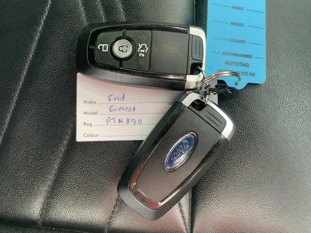 Photo '22' of Ford Everest