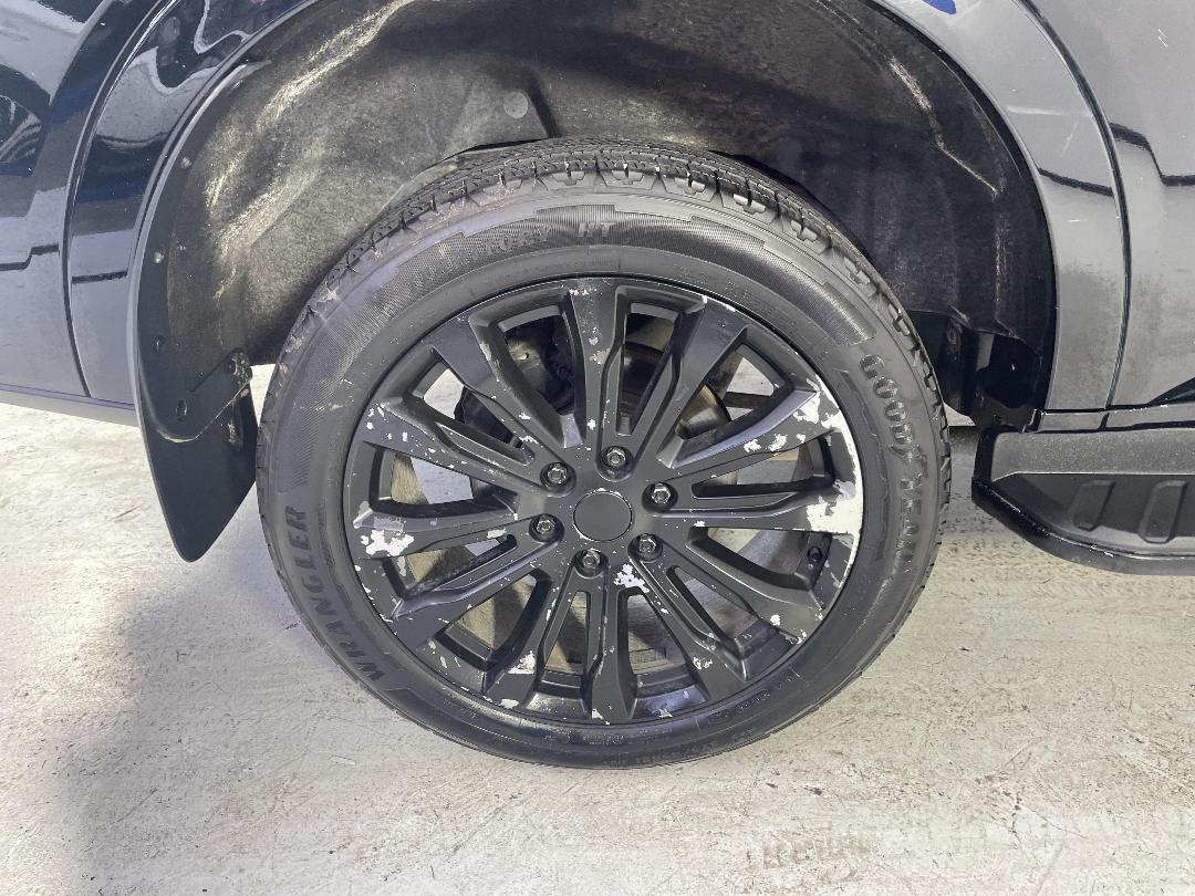 Photo '12' of Ford Everest