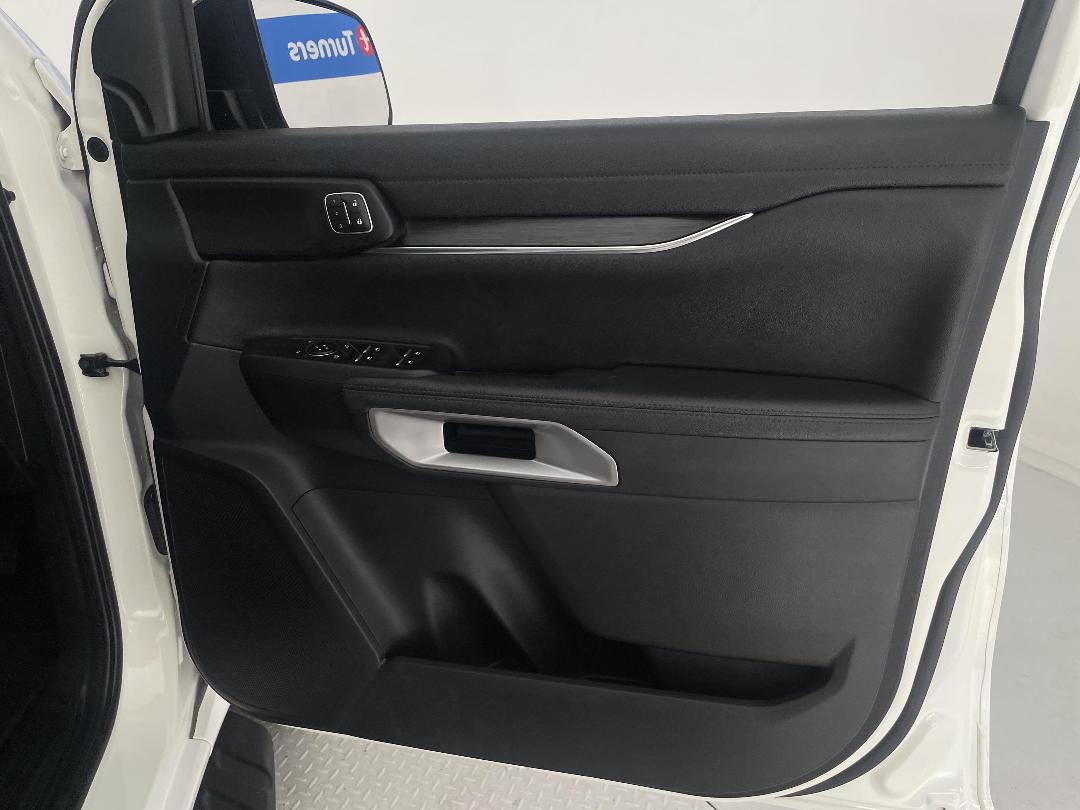 Photo '15' of Ford Everest