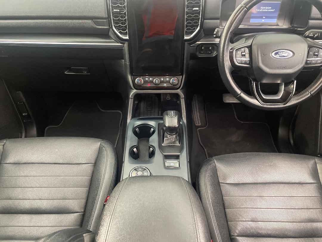 Photo '18' of Ford Everest