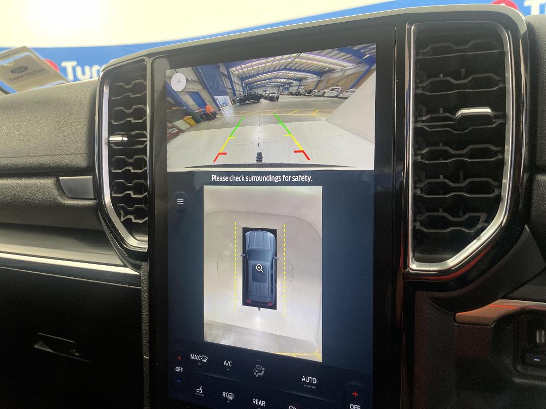 Photo '28' of Ford Everest