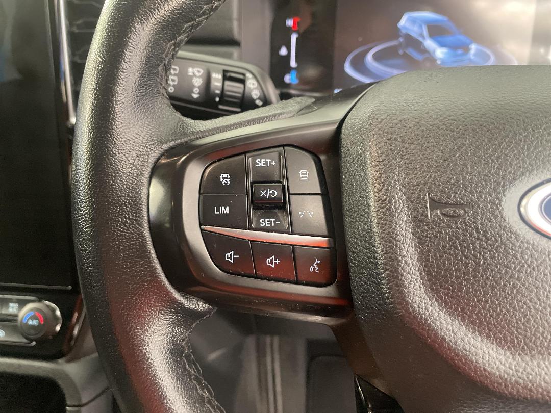 Photo '26' of Ford Everest