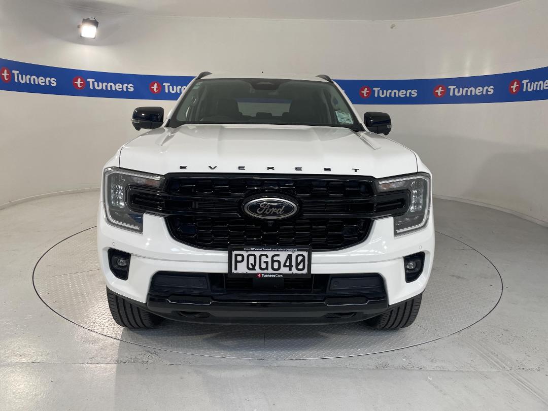 Photo '2' of Ford Everest