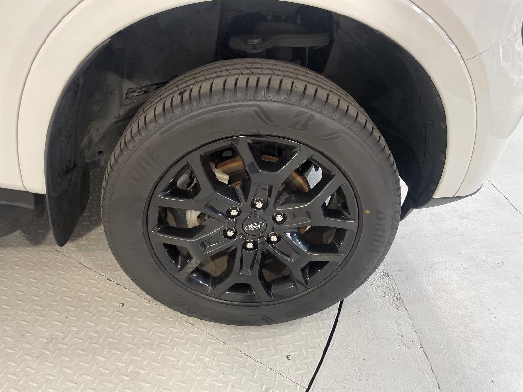 Photo '9' of Ford Everest