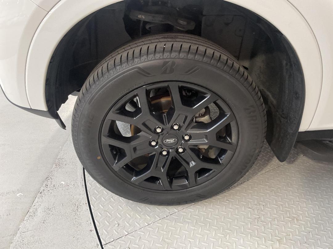 Photo '10' of Ford Everest