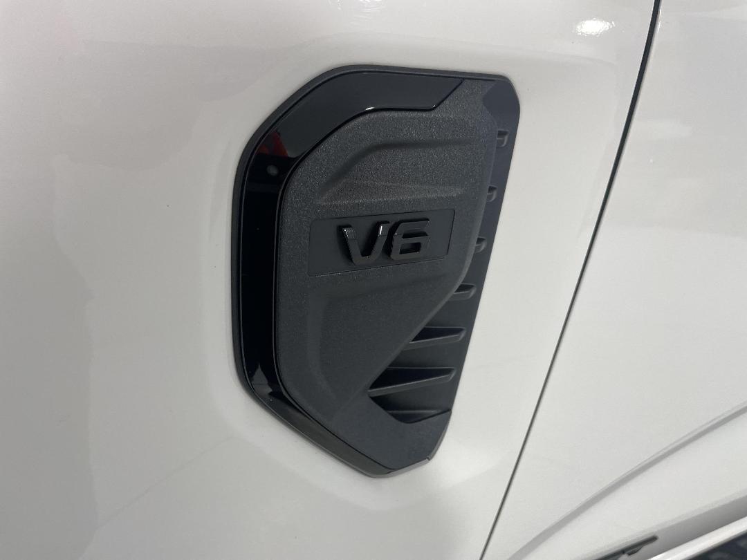 Photo '34' of Ford Everest