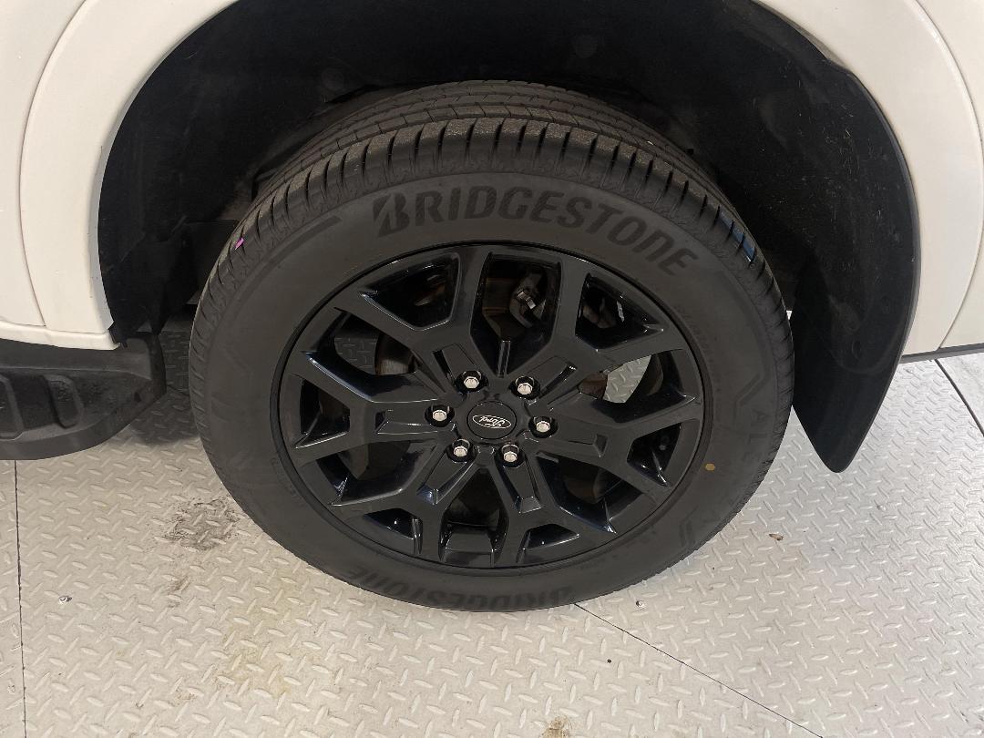 Photo '11' of Ford Everest