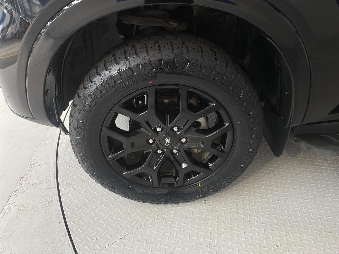 Photo '10' of Ford Everest Photo '10' of Ford Everest