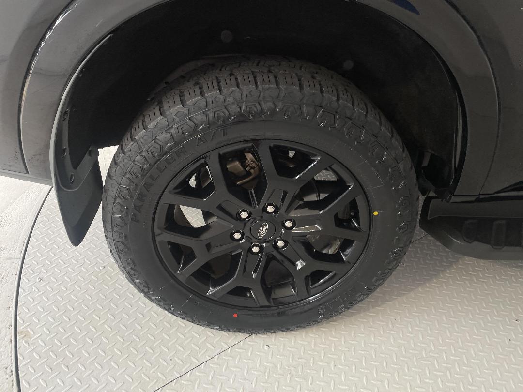 Photo '12' of Ford Everest Photo '12' of Ford Everest