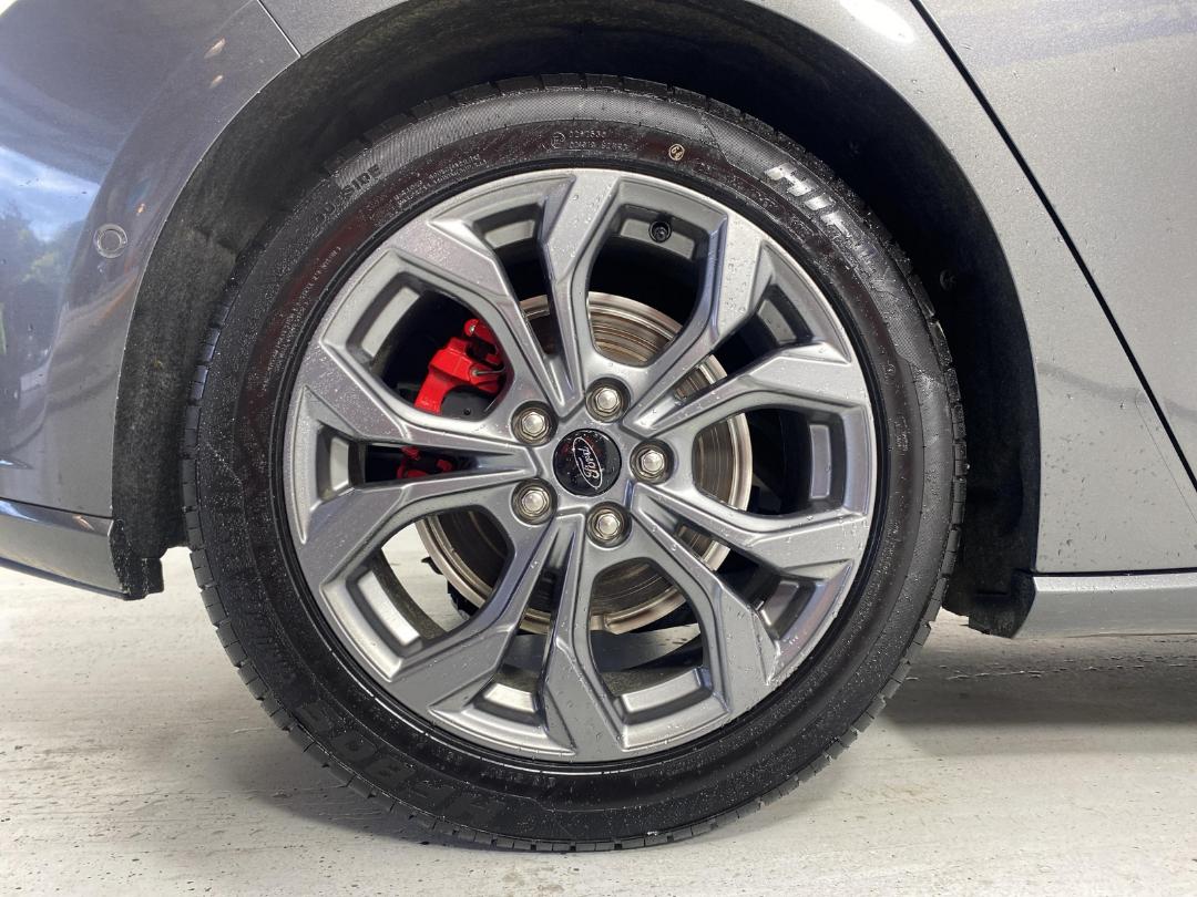 Photo '12' of Ford Focus