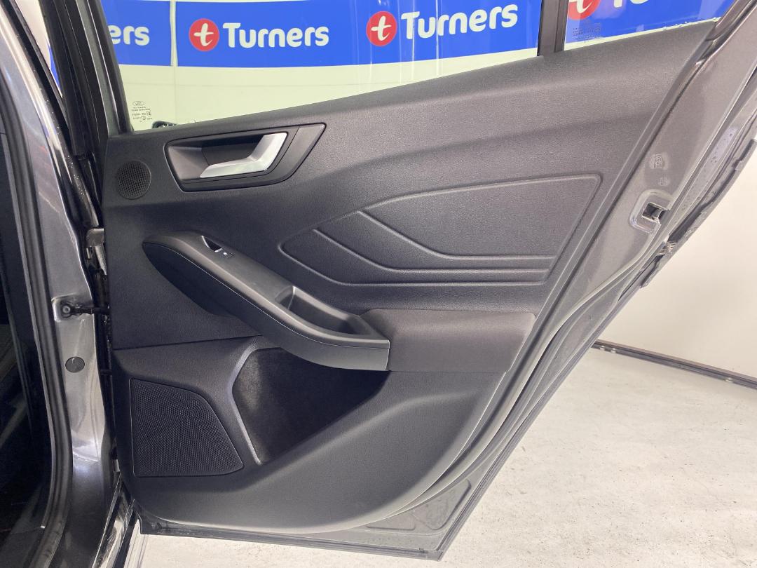 Photo '19' of Ford Focus