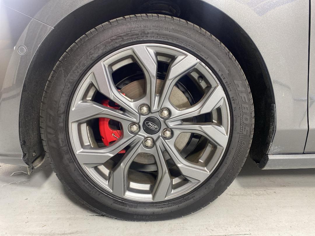 Photo '10' of Ford Focus