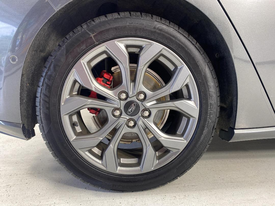 Photo '12' of Ford Focus