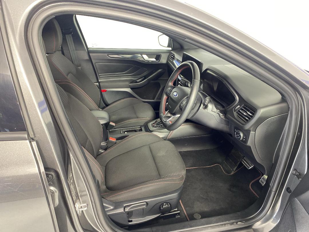 Photo '16' of Ford Focus