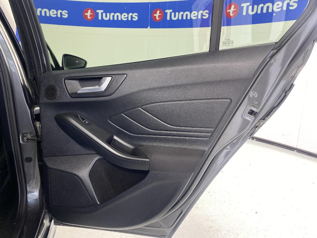 Photo '19' of Ford Focus