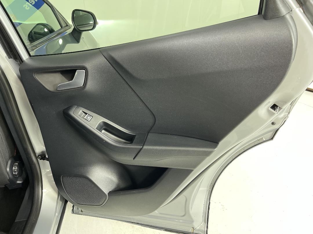 Photo '19' of Ford Puma