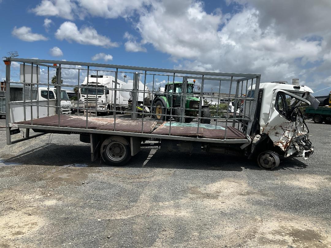 Photo '3' of Fuso Canter Flat Deck Photo '3' of Fuso Canter Flat Deck
