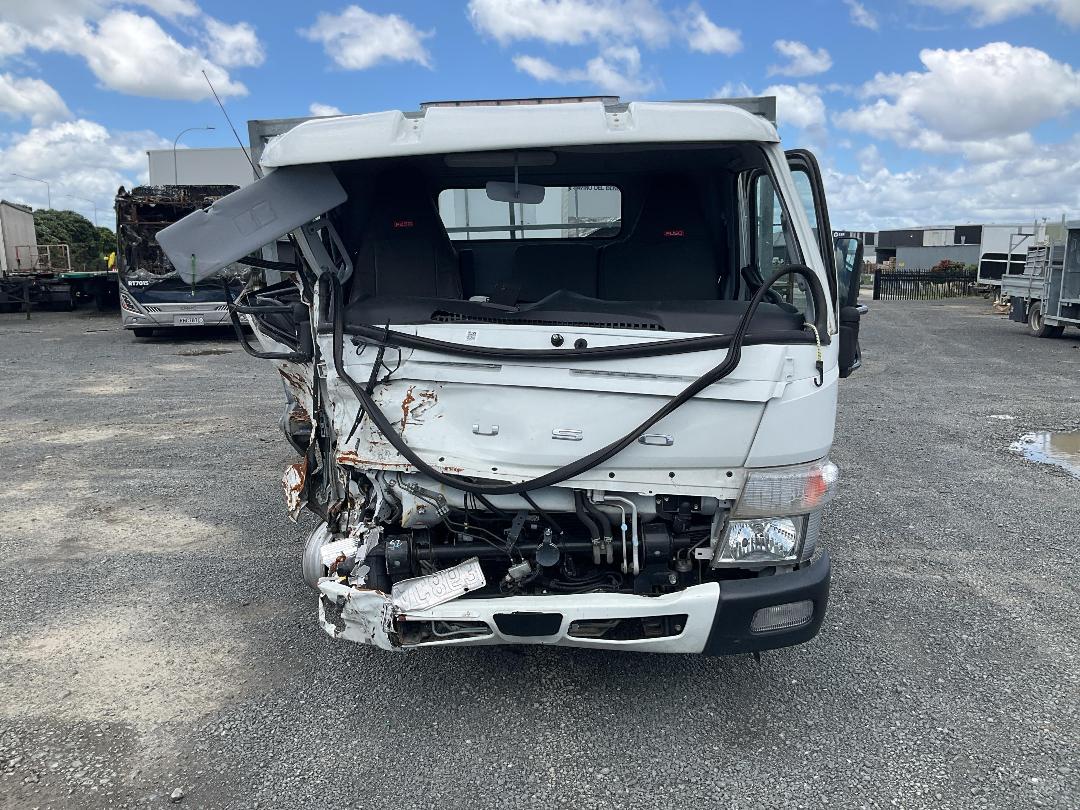 Photo '10' of Fuso Canter Flat Deck Photo '10' of Fuso Canter Flat Deck