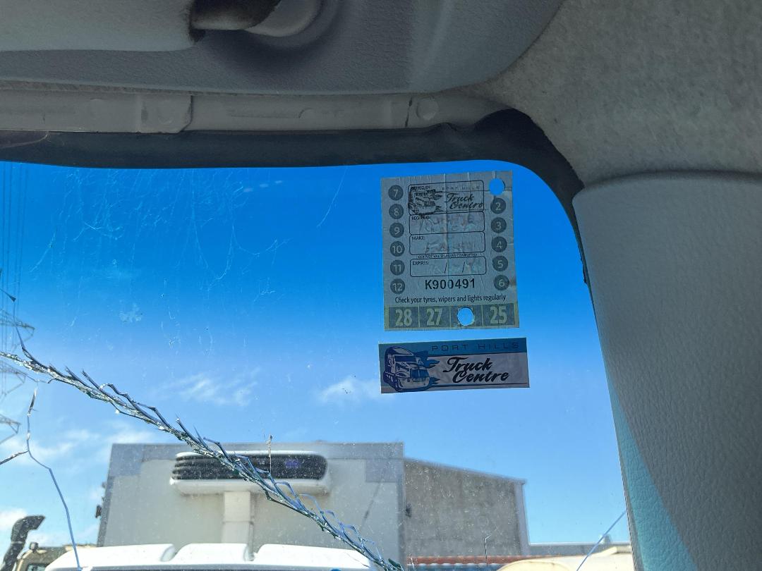 Photo '21' of Fuso Canter 616-City-TIP FEA61BR3Sfac(T) Flat Deck Photo '21' of Fuso Canter 616-City-TIP FEA61BR3Sfac(T) Flat Deck