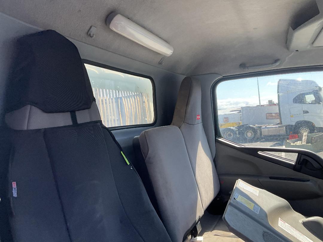 Photo '23' of Fuso Canter 616-City-TIP FEA61BR3Sfac(T) Flat Deck Photo '23' of Fuso Canter 616-City-TIP FEA61BR3Sfac(T) Flat Deck