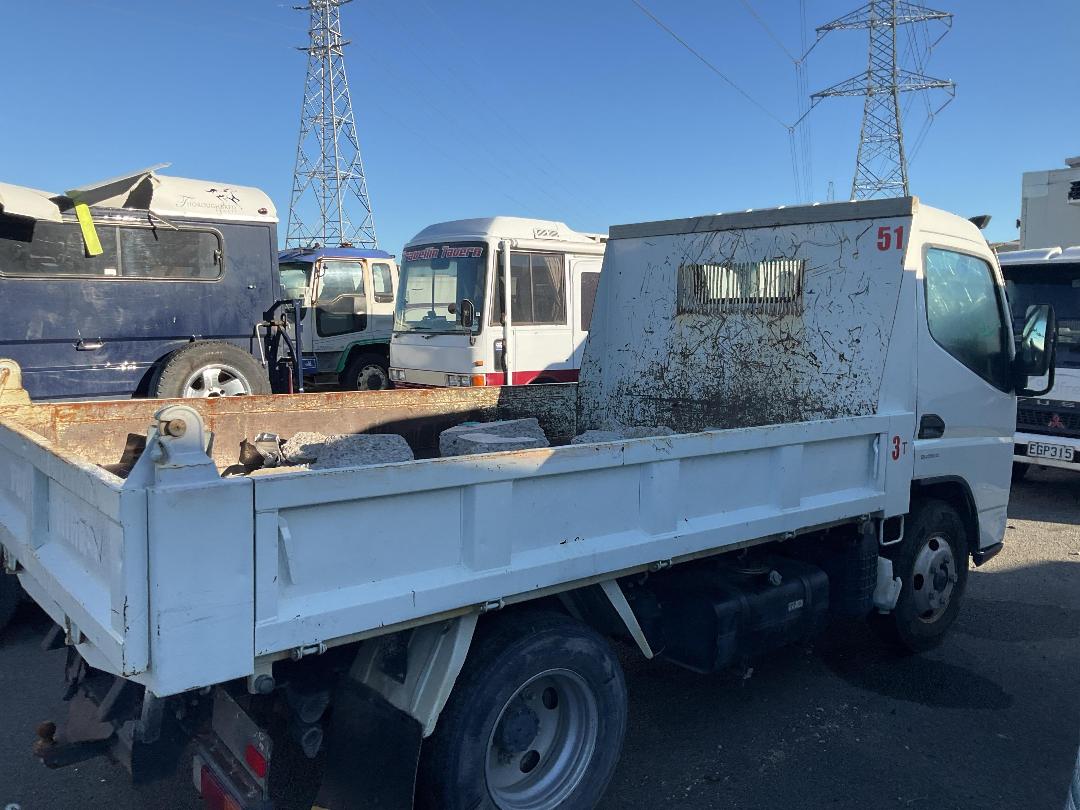 Photo '6' of Fuso Canter 616-City-TIP FEA61BR3Sfac(T) Flat Deck Photo '6' of Fuso Canter 616-City-TIP FEA61BR3Sfac(T) Flat Deck