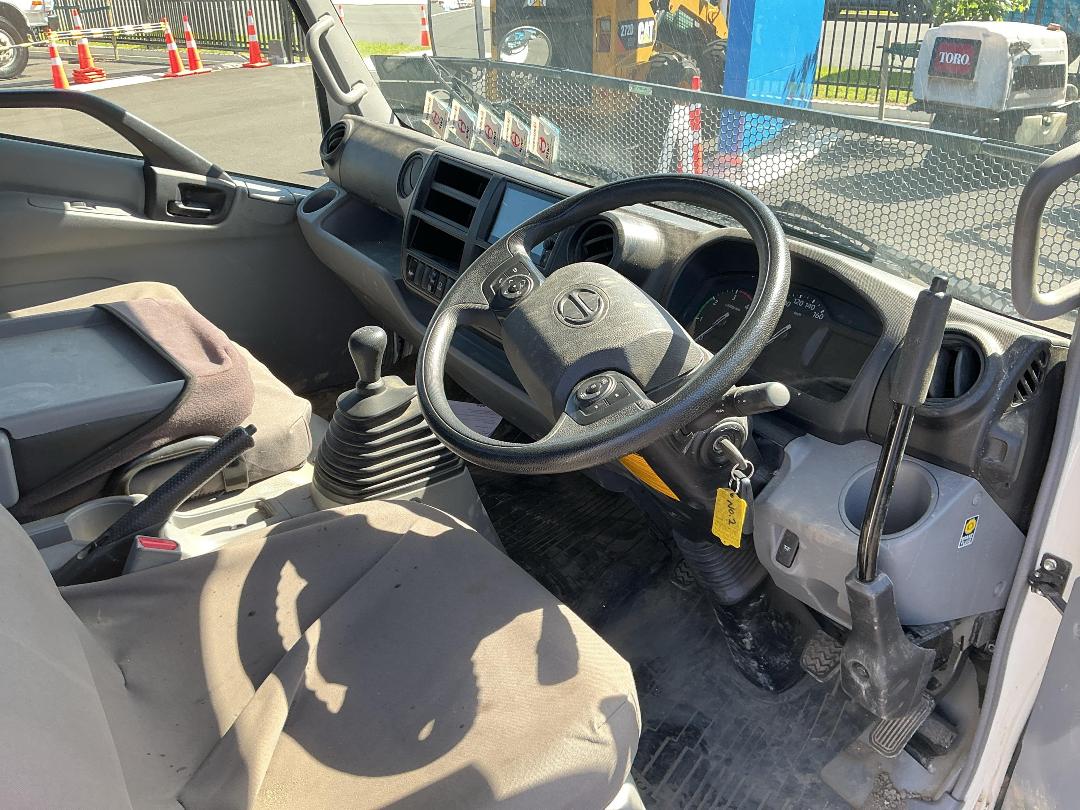 Photo '14' of Hino 300 XZU710R Tipper